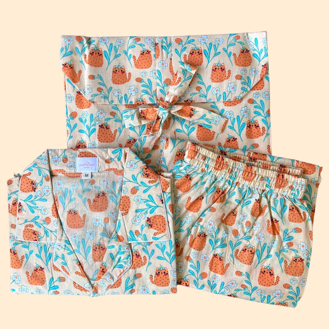 Women's Garden Kitty Half Sleeve Pyjama Set